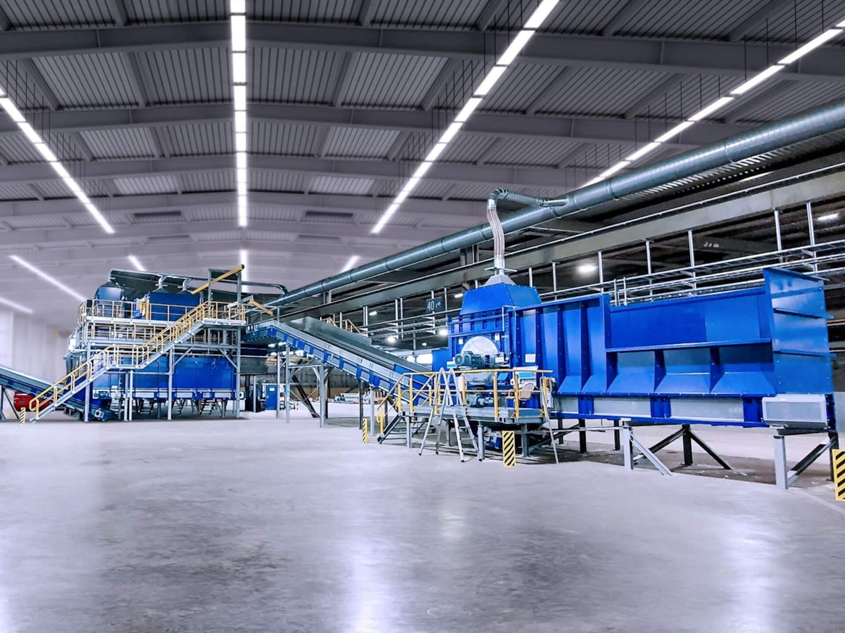 The Incredible Machine That No One Wanted: Inside the Textile Recycling Market Challenges Breaking Circular Fashion