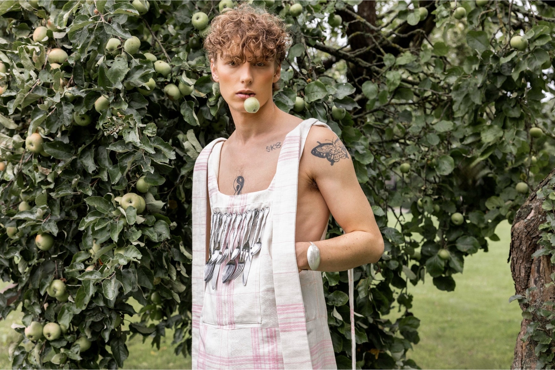 dishcloth dungaree pink white cutlery upcycling lookbook photoshoot slow fashion design berlin Marie-Louise Müller