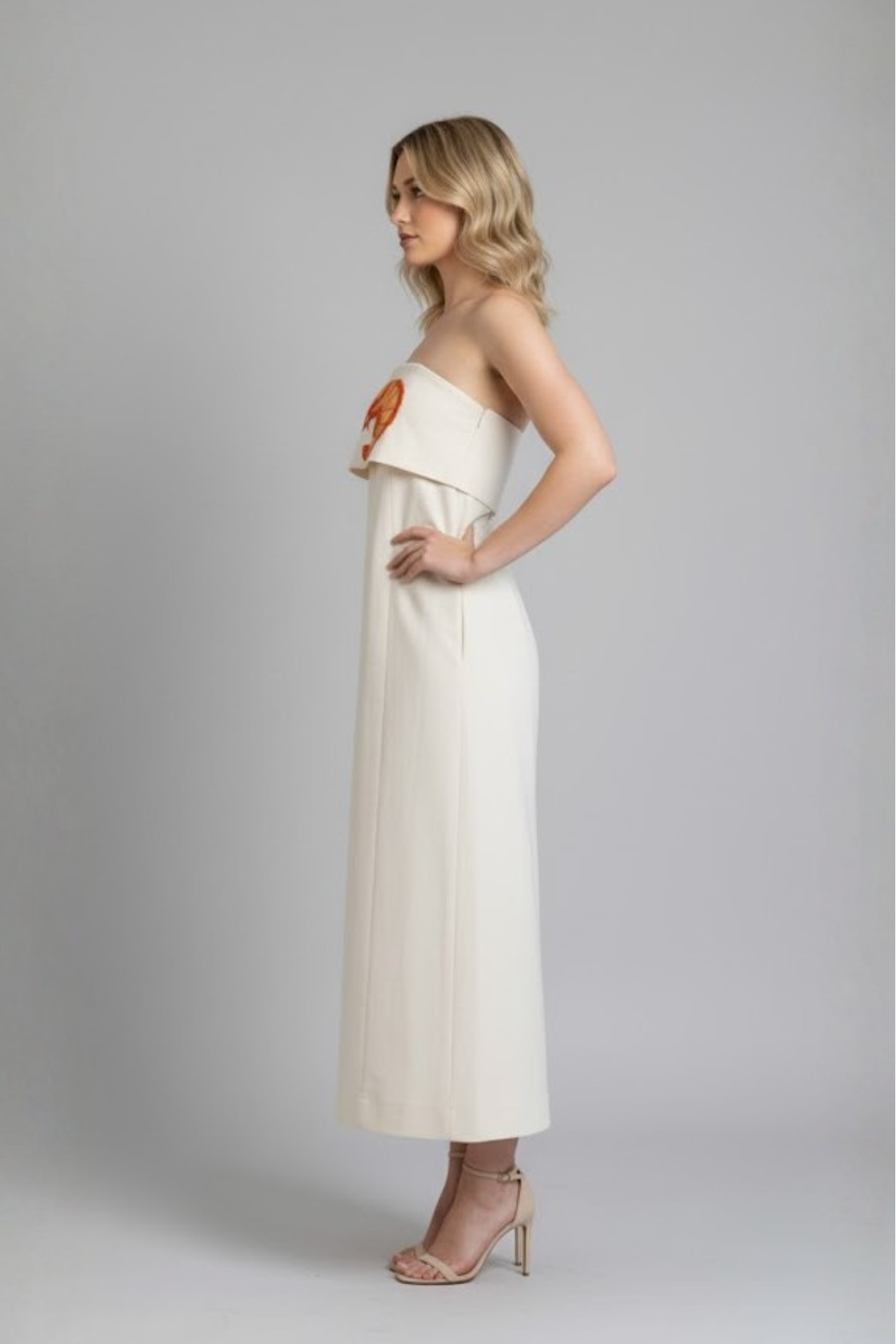 embroidery_shrimp_dress_side