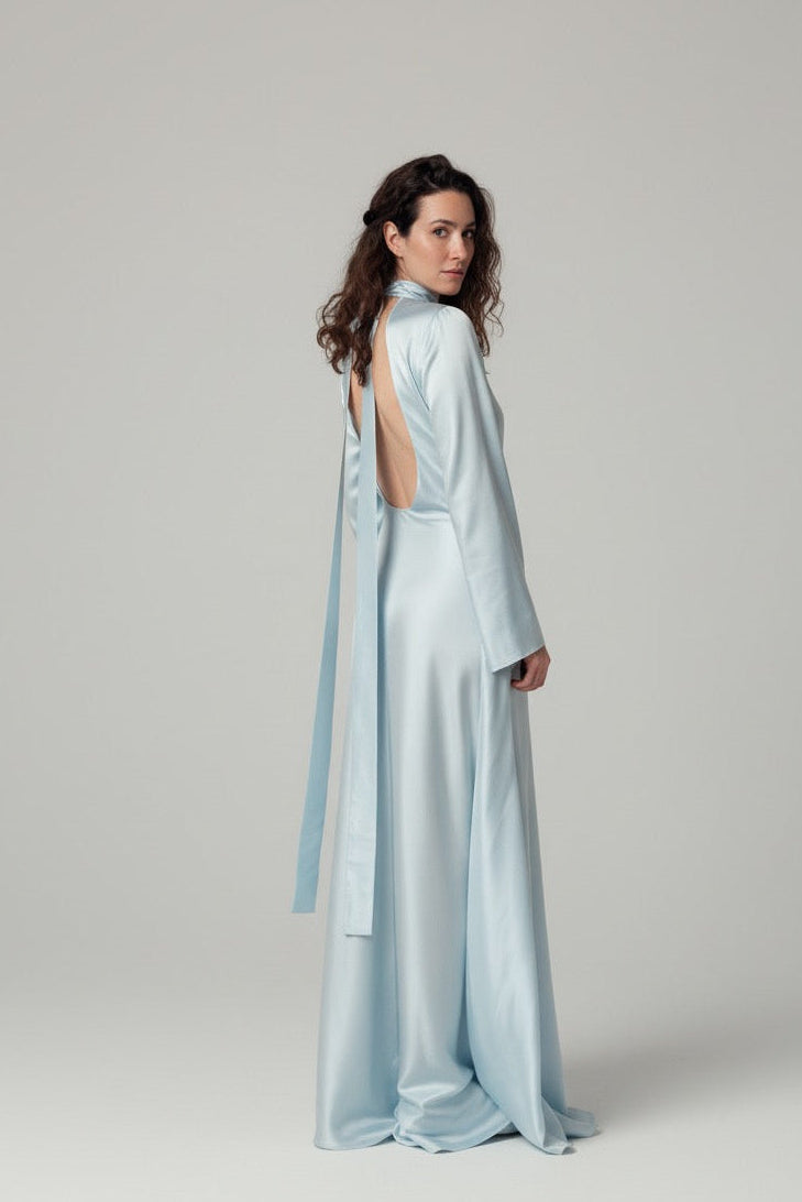 silk_dress_elsa_side